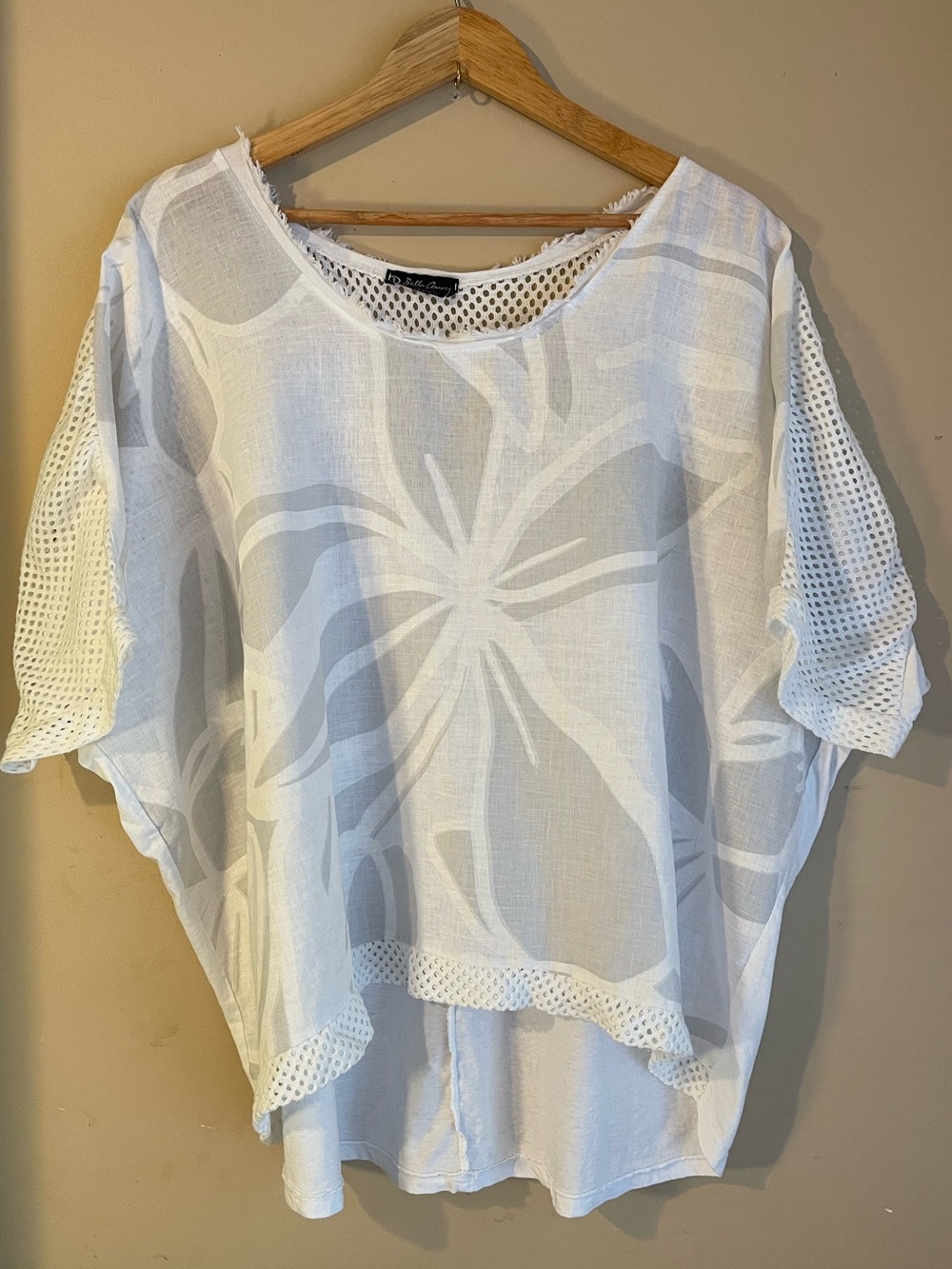 Bella Amore Italian Linen Mesh Floral Batwing Top XL